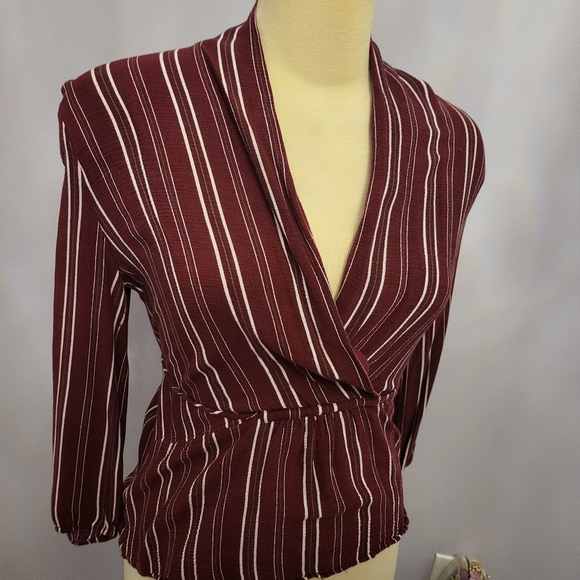 Women's top - Picture 3 of 6